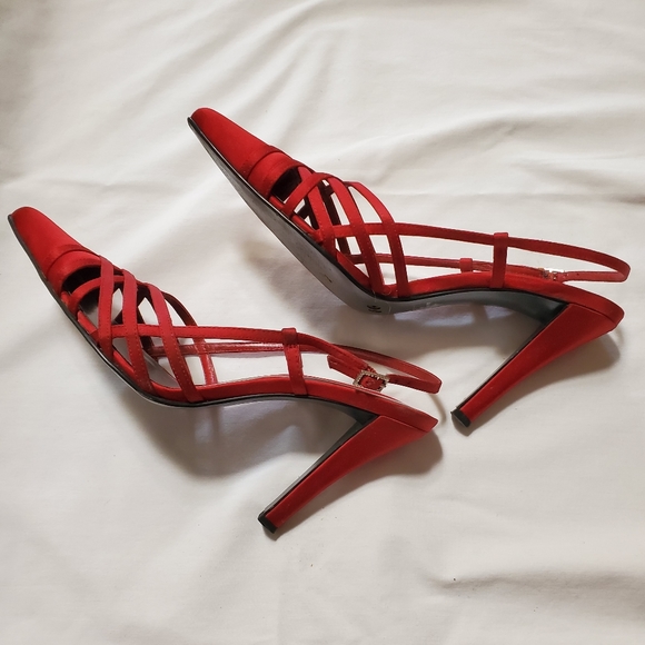 Pointed Toe Slingback Pumps. - Picture 2 of 3